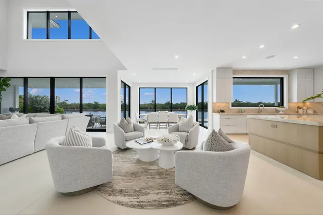 $9,950,000 | 2010 Intracoastal Drive, Fort Lauderdale, FL 33305