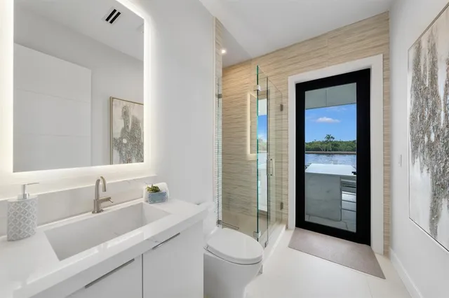 $9,950,000 | 2010 Intracoastal Drive, Fort Lauderdale, FL 33305