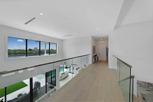 $9,950,000 | 2010 Intracoastal Drive, Fort Lauderdale, FL 33305