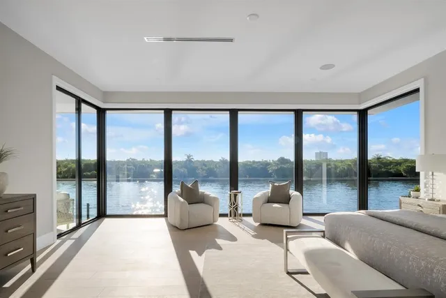 $9,950,000 | 2010 Intracoastal Drive, Fort Lauderdale, FL 33305