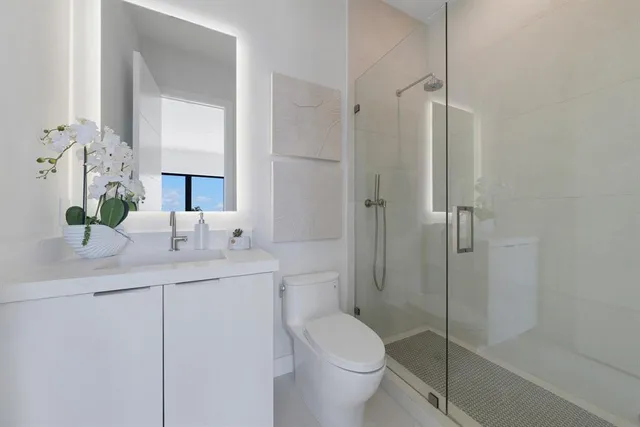 $9,950,000 | 2010 Intracoastal Drive, Fort Lauderdale, FL 33305