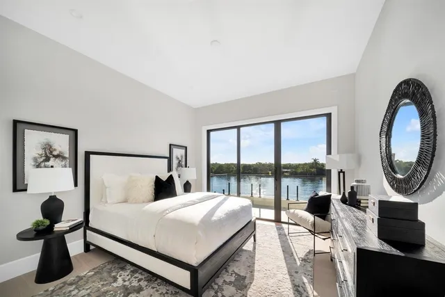 $9,950,000 | 2010 Intracoastal Drive, Fort Lauderdale, FL 33305