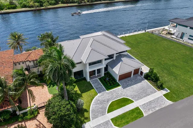 $9,950,000 | 2010 Intracoastal Drive, Fort Lauderdale, FL 33305