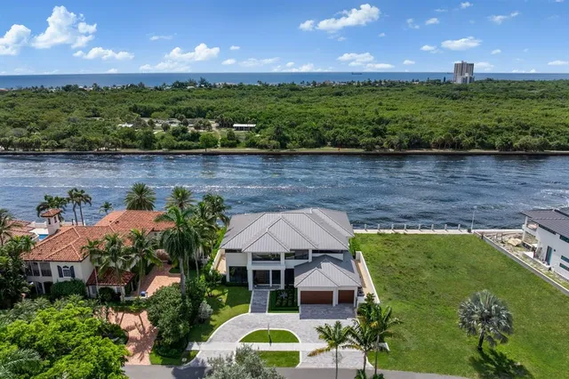 $9,950,000 | 2010 Intracoastal Drive, Fort Lauderdale, FL 33305