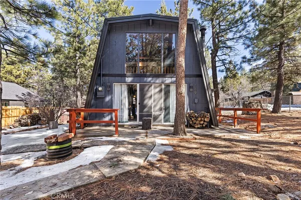 $359,000 | 189 Moreno Lane, Sugarloaf, CA 92386