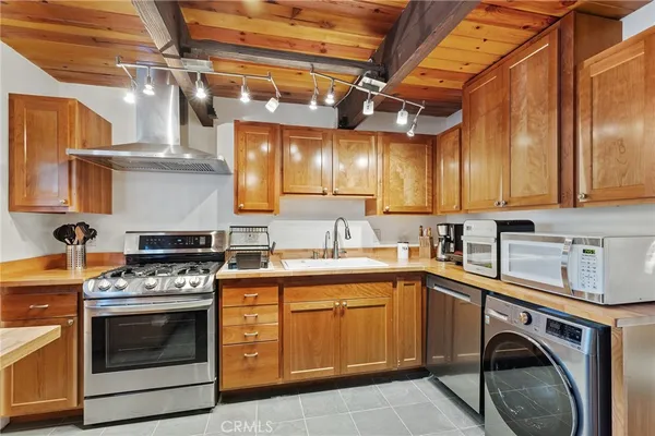 $359,000 | 189 Moreno Lane, Sugarloaf, CA 92386