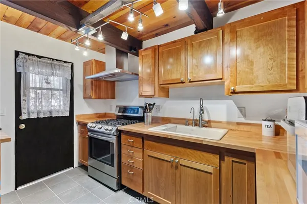 $359,000 | 189 Moreno Lane, Sugarloaf, CA 92386