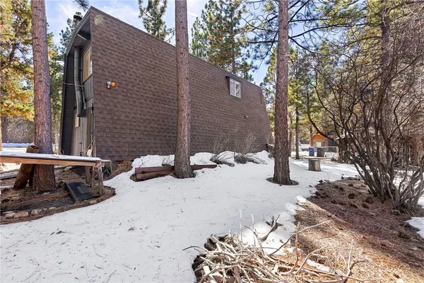 $359,000 | 189 Moreno Lane, Sugarloaf, CA 92386