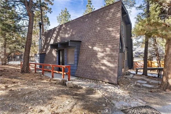 $359,000 | 189 Moreno Lane, Sugarloaf, CA 92386