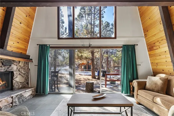 $359,000 | 189 Moreno Lane, Sugarloaf, CA 92386
