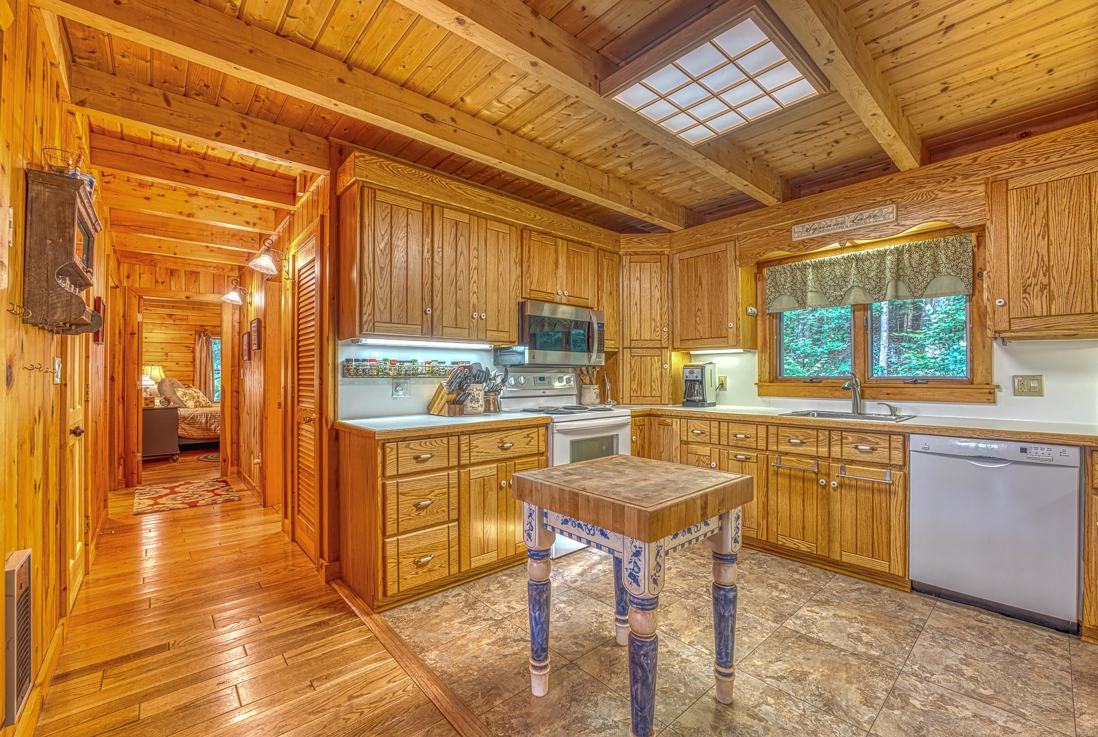 11 Squamasee Road Holderness, NH 03245 - Photo 8 of 46