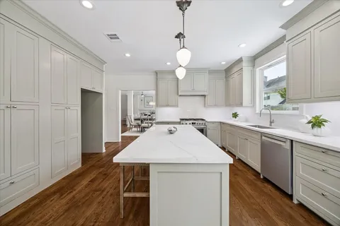 $1,150,000 | 15911 Redwood Pl Drive, Houston, TX 77079