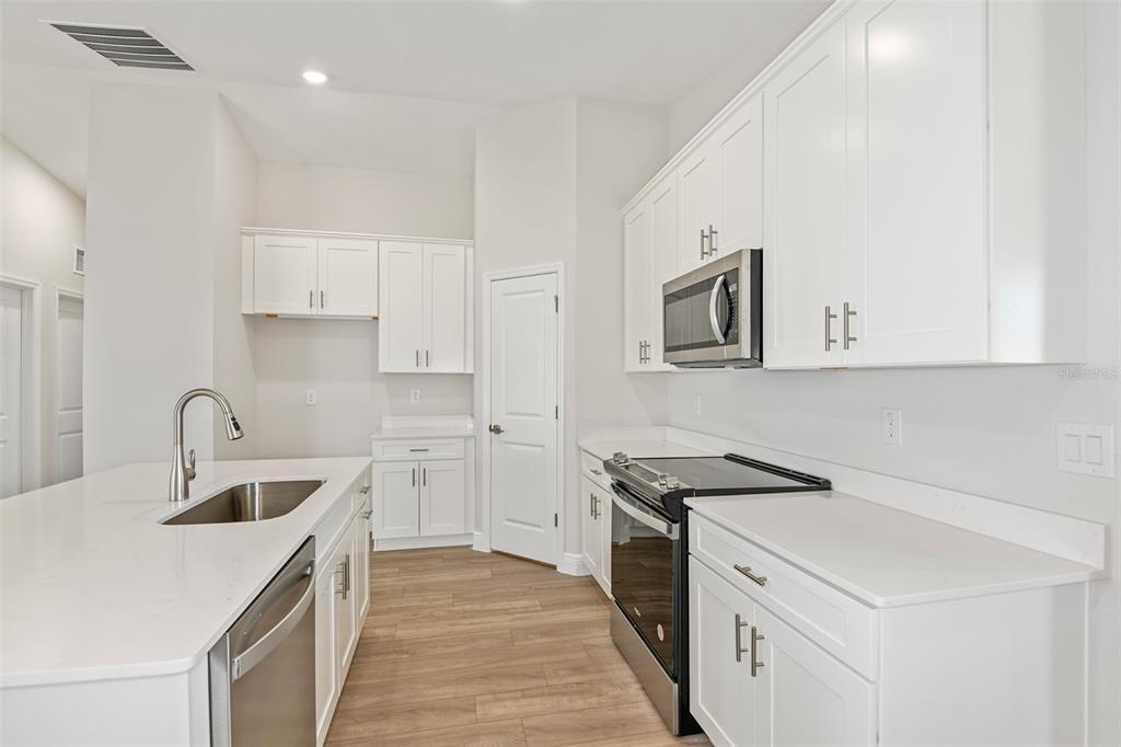 6190 Southwest 96th Place Ocala, FL 34476 - Photo 4 of 20