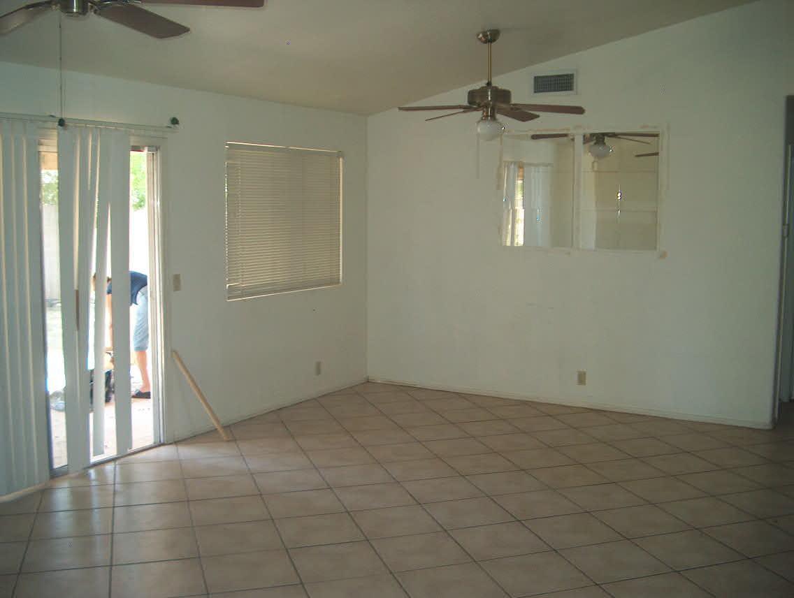 6915 West Ocotillo Road Glendale, AZ 85303 - Photo 6 of 9 Living room