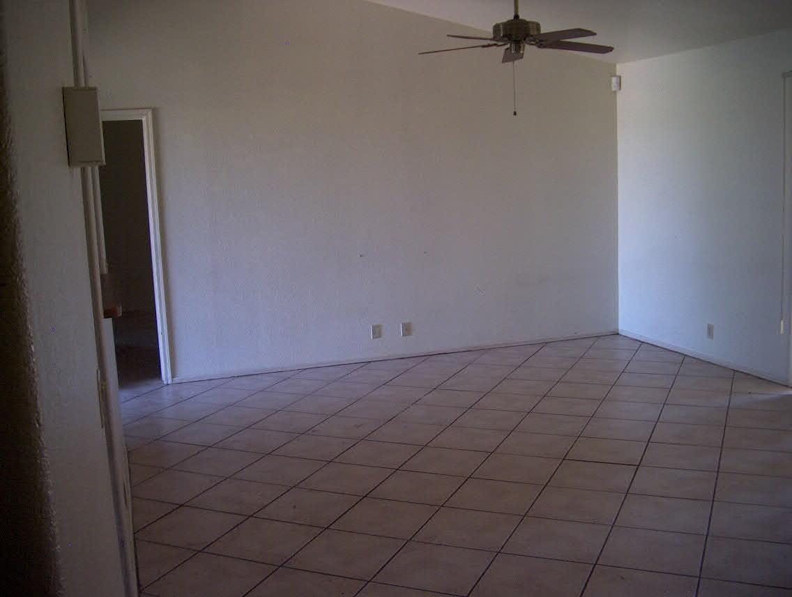 6915 West Ocotillo Road Glendale, AZ 85303 - Photo 7 of 9 Living room2