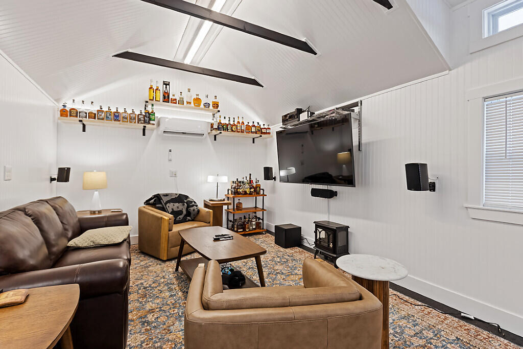 1 Overlook Drive Hallowell, ME 04347 - Photo 2 of 79 29_BP5A0528_DxO_mls