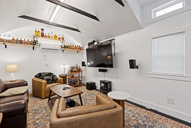 $699,000 | 1 Overlook Drive, Hallowell, ME 04347