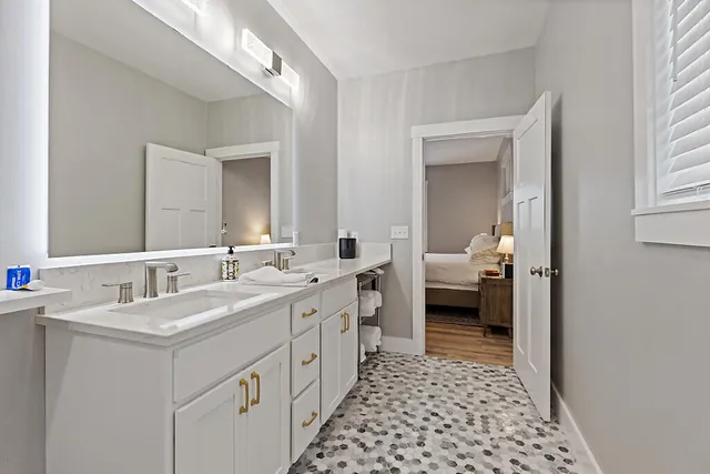 $699,000 | 1 Overlook Drive, Hallowell, ME 04347