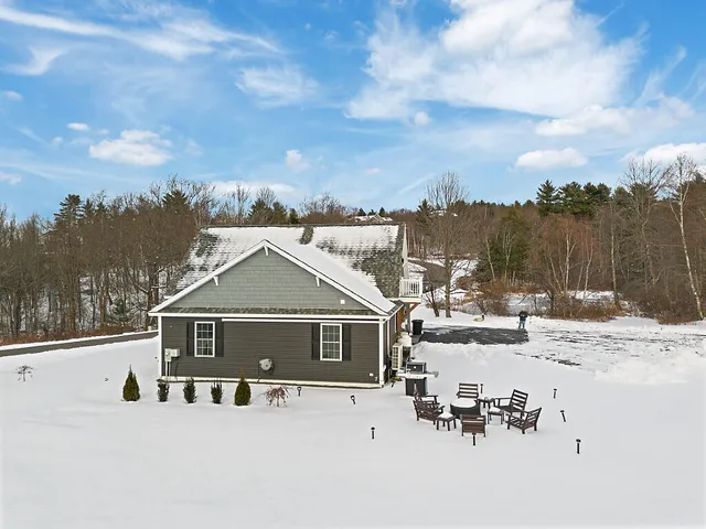 $699,000 | 1 Overlook Drive, Hallowell, ME 04347