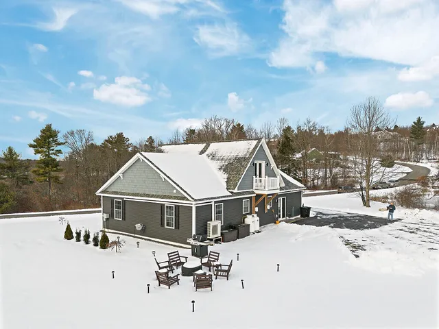 $699,000 | 1 Overlook Drive, Hallowell, ME 04347