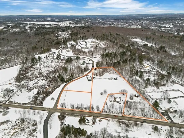 $699,000 | 1 Overlook Drive, Hallowell, ME 04347