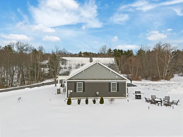 $699,000 | 1 Overlook Drive, Hallowell, ME 04347