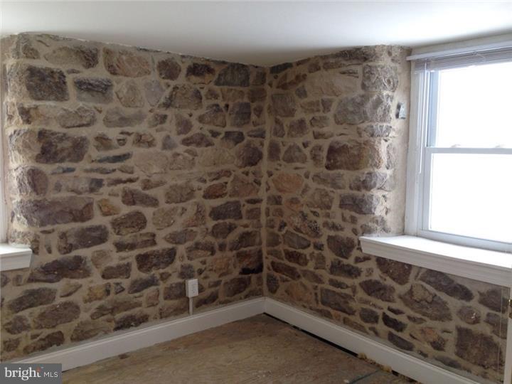 325 Swamp Road Morgantown, PA 19543 - Photo 3 of 13 Gallery Image 3