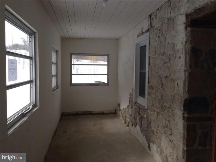 325 Swamp Road Morgantown, PA 19543 - Photo 5 of 13 Gallery Image 5