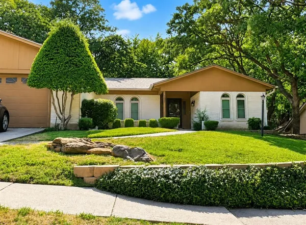 $325,000 | 1820 Holly Oak Street, Arlington, TX 76012