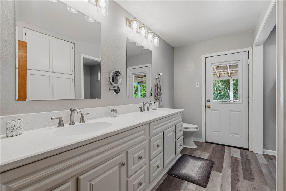 22325 Co Road 1718 Mathis, TX 78368 - Photo 16 of 40 Master bath