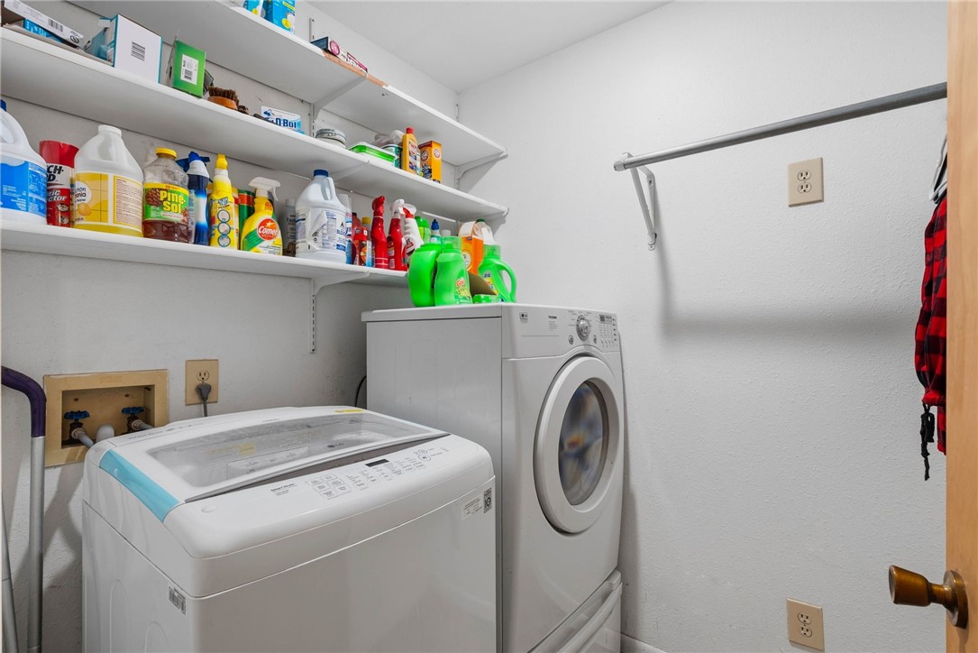 22325 Co Road 1718 Mathis, TX 78368 - Photo 10 of 40 Laundry room