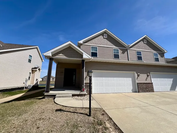 $2,400 | 1318 Myrtle Beach Avenue, Champaign, IL 61822