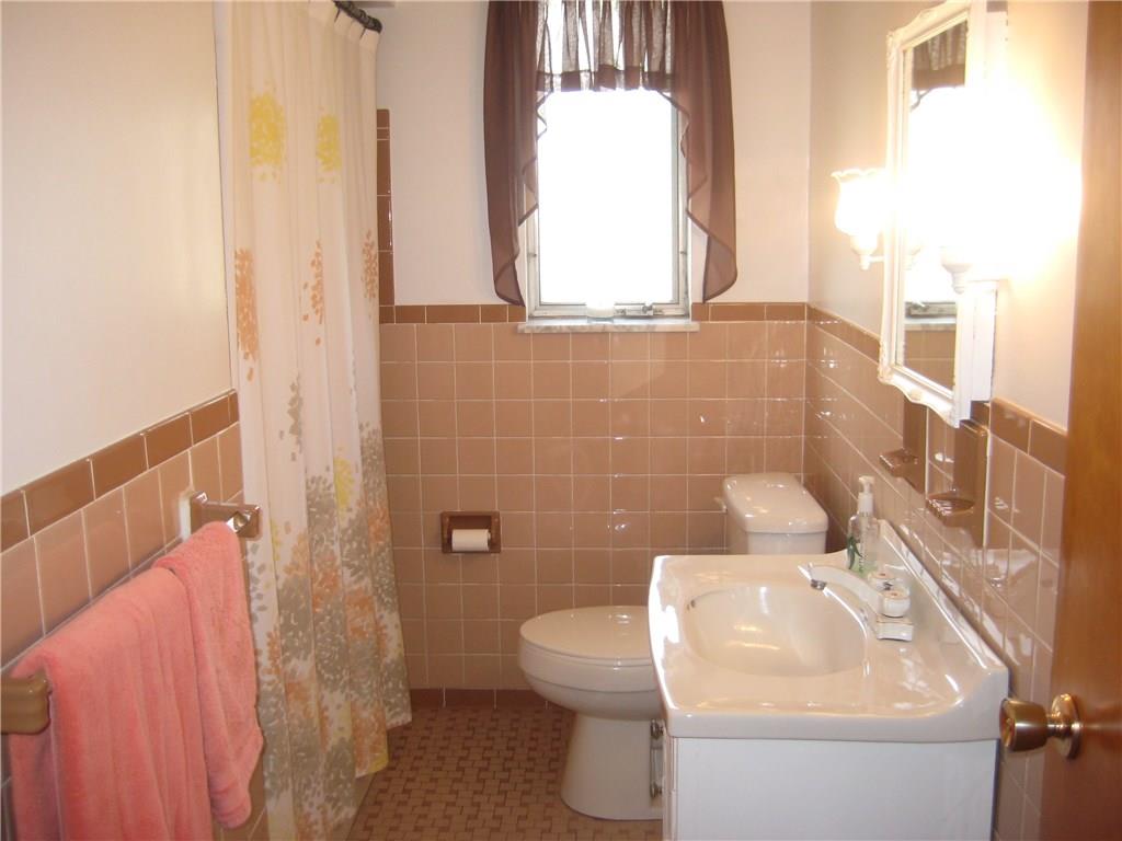 978 McCoy Road McKees Rocks, PA 15136 - Photo 14 of 18
