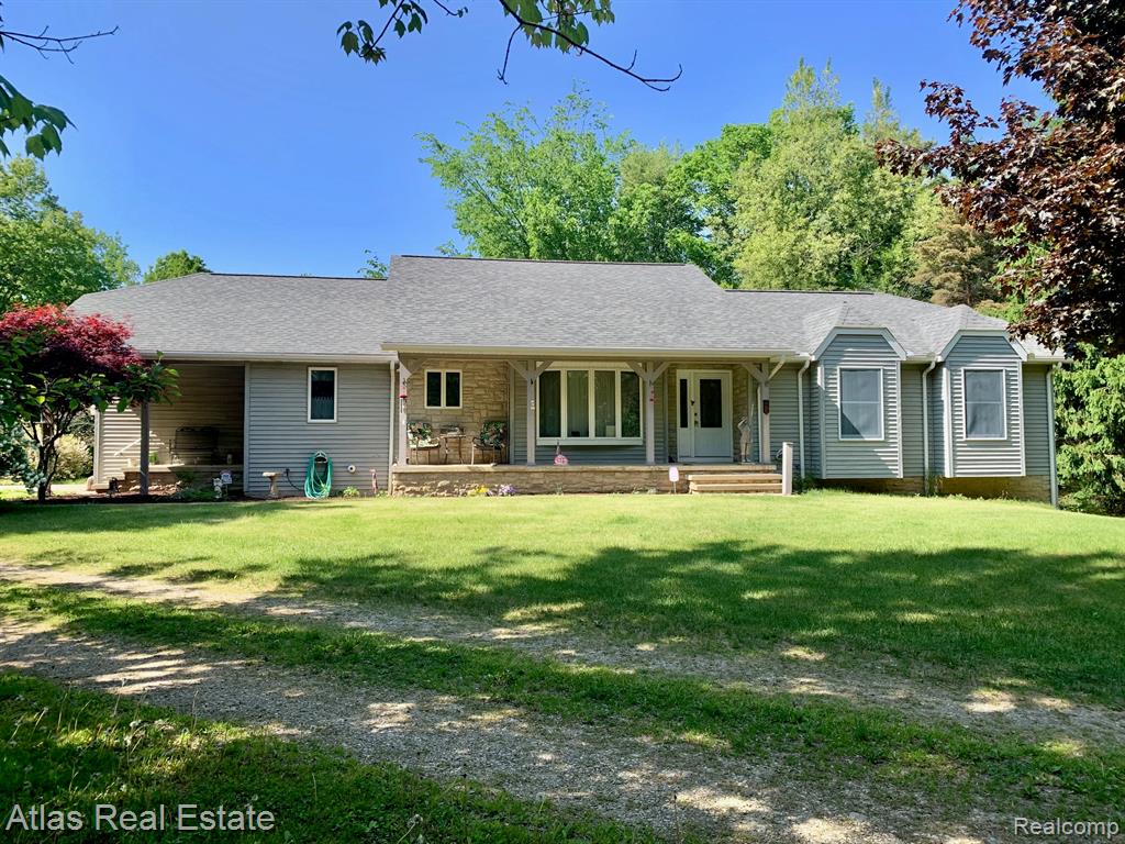 6075 Mayville Road Clifford, MI 48727 - Photo 1 of 24