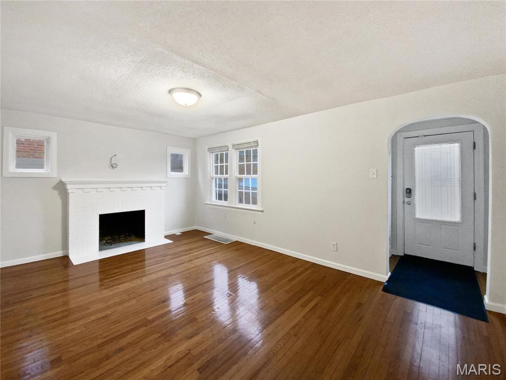 515 Carson Road St. Louis, MO 63135 - Photo 2 of 25