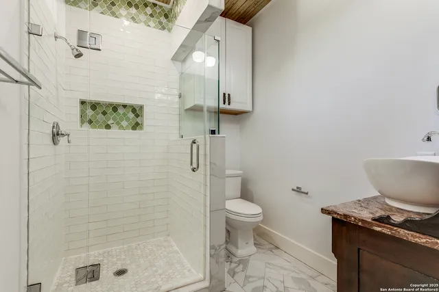 $1,950 | 210 Lucas Street, San Antonio, TX 78209