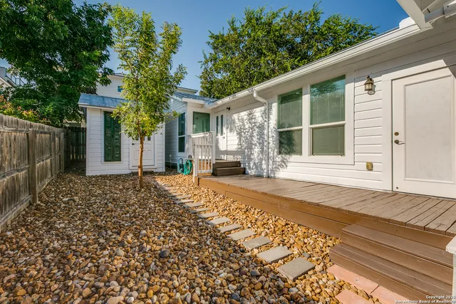 $1,950 | 210 Lucas Street, San Antonio, TX 78209