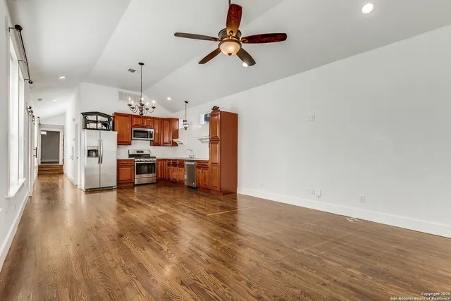 $1,950 | 210 Lucas Street, San Antonio, TX 78209