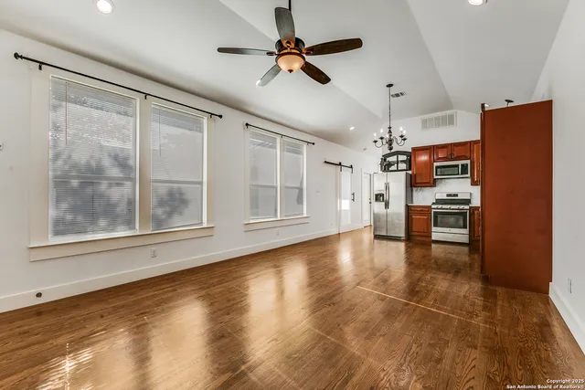 $1,950 | 210 Lucas Street, San Antonio, TX 78209