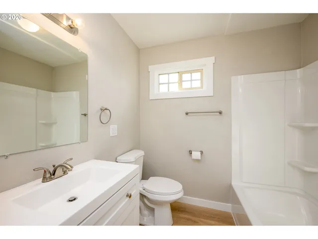 $339,000 | 3069 West Sherwood Avenue, Roseburg, OR 97471