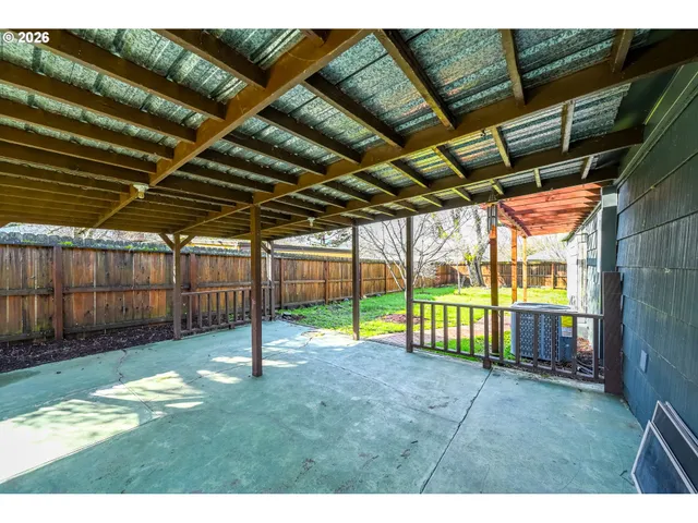 $339,000 | 3069 West Sherwood Avenue, Roseburg, OR 97471