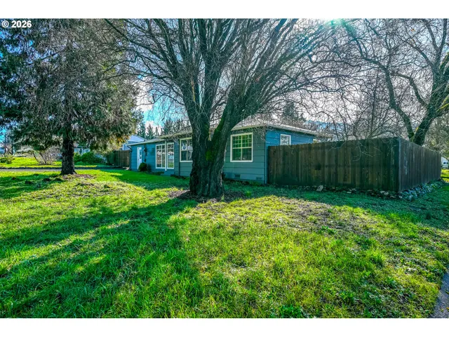 $339,000 | 3069 West Sherwood Avenue, Roseburg, OR 97471