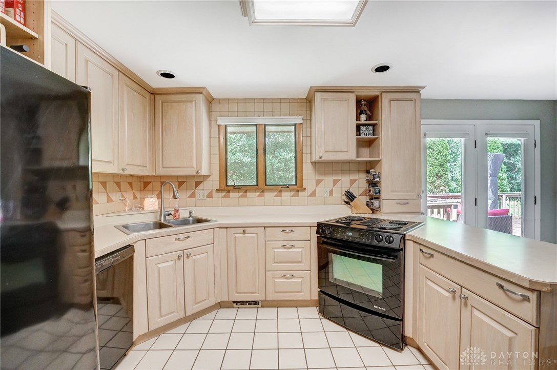 225 Davis Road Centerville, OH 45459 - Photo 21 of 70