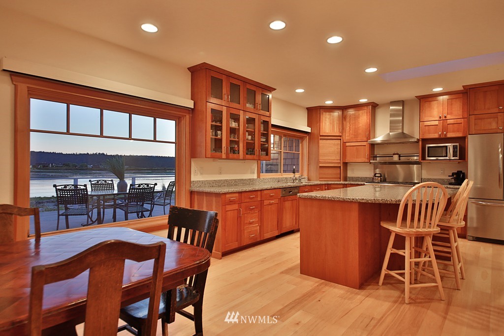 2380 Sunlight Beach Road Clinton, WA 98236 - Photo 11 of 25 Gallery Image 11