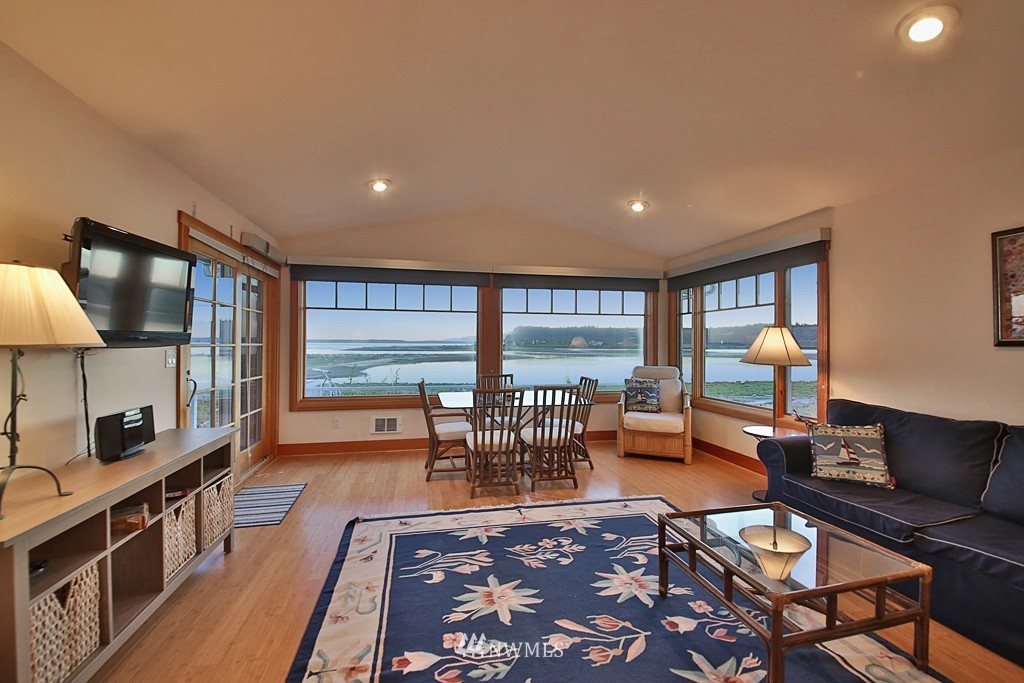 2380 Sunlight Beach Road Clinton, WA 98236 - Photo 16 of 25 Gallery Image 16