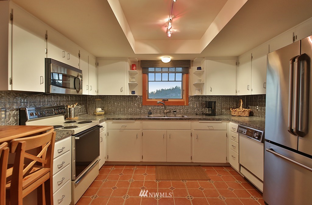 2380 Sunlight Beach Road Clinton, WA 98236 - Photo 17 of 25 Gallery Image 17