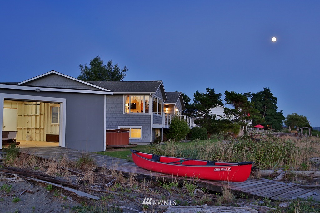 2380 Sunlight Beach Road Clinton, WA 98236 - Photo 5 of 25 Gallery Image 5