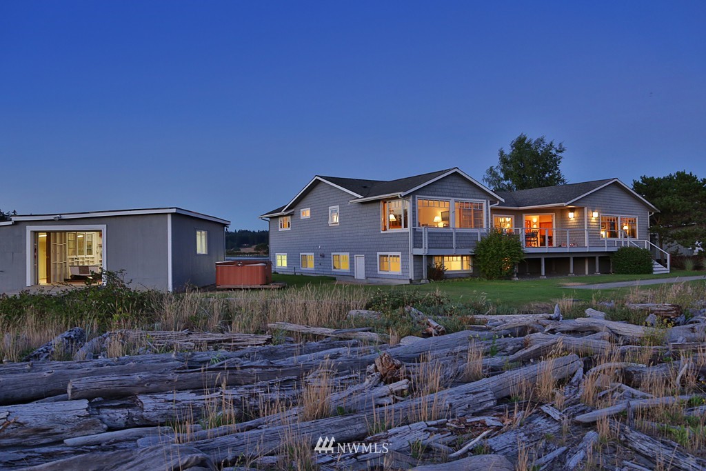 2380 Sunlight Beach Road Clinton, WA 98236 - Photo 8 of 25 Gallery Image 8