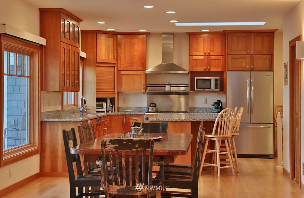 2380 Sunlight Beach Road Clinton, WA 98236 - Photo 10 of 25 Gallery Image 10