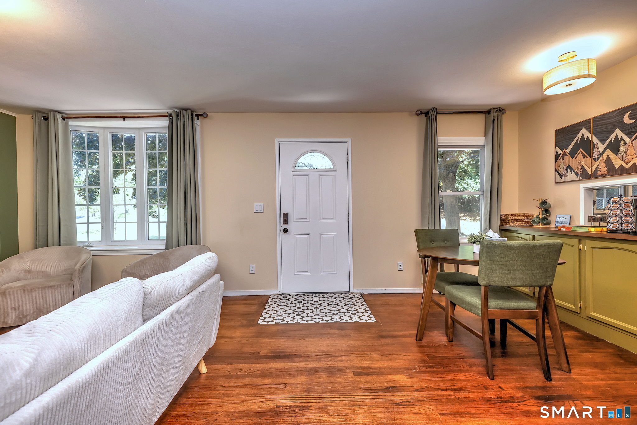 69 Bassett Road North Haven, CT 06473 - Photo 4 of 37